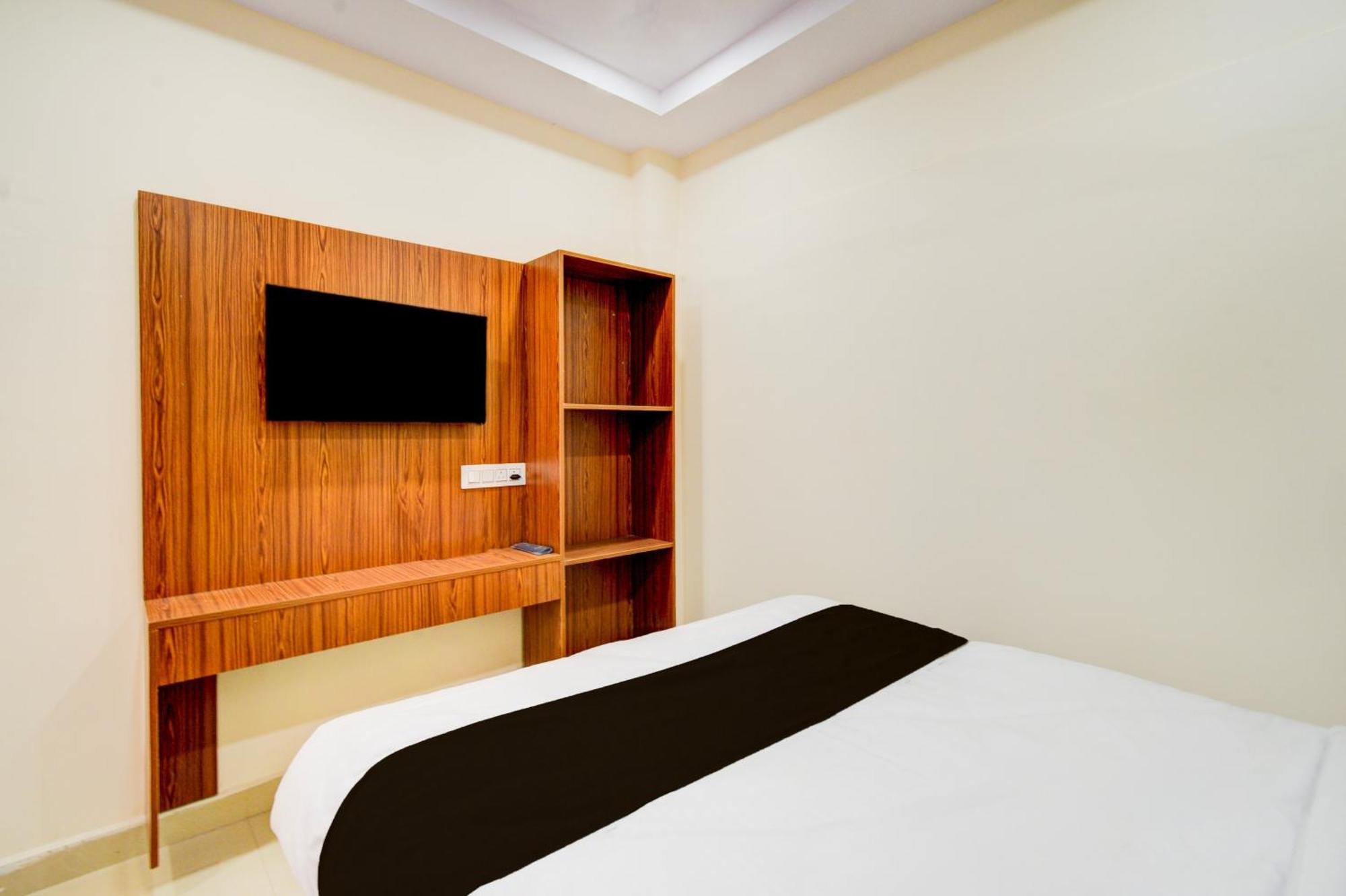 Hotel O D N Groups Sururnagar Bagian luar foto