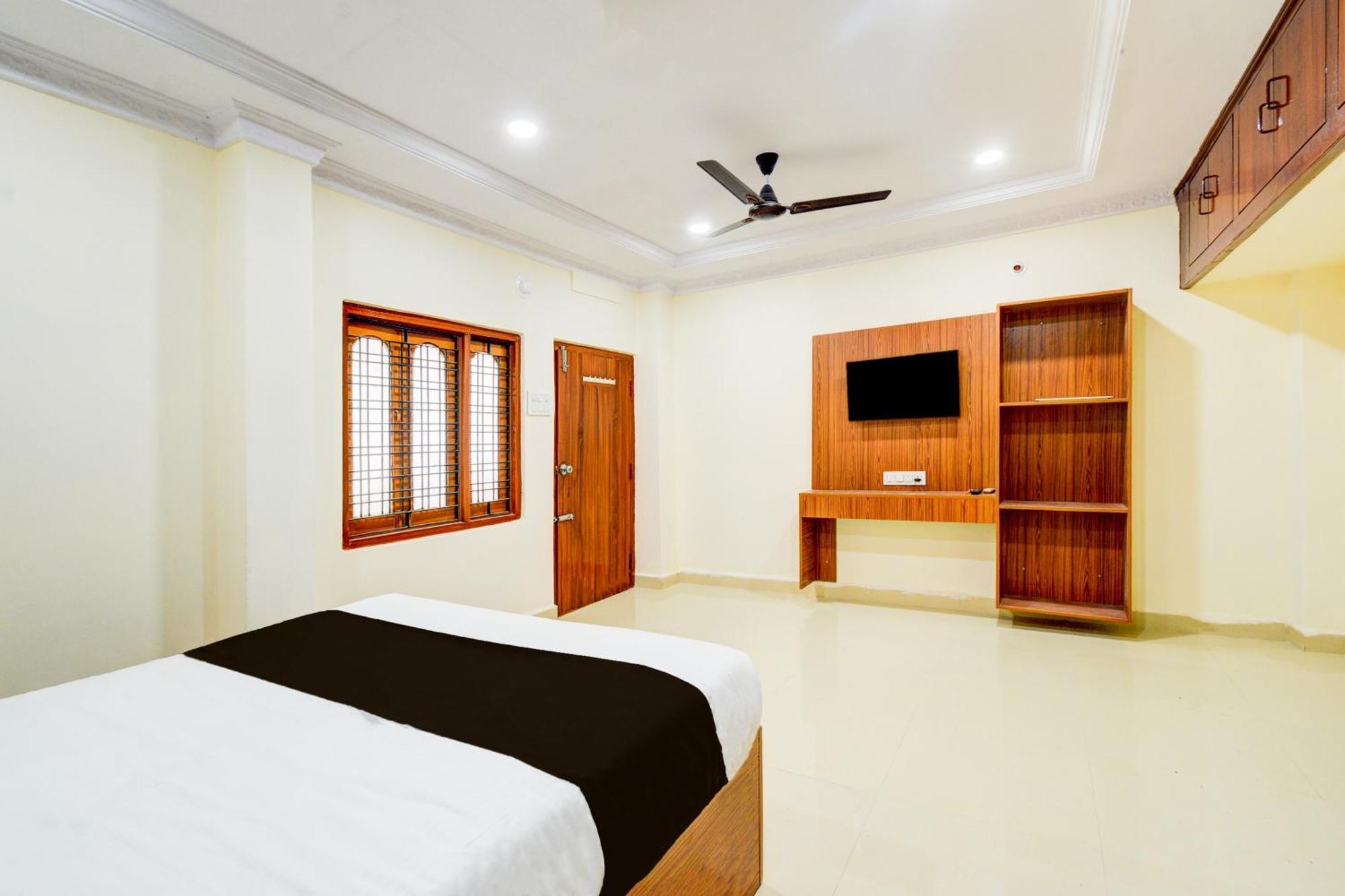 Hotel O D N Groups Sururnagar Bagian luar foto