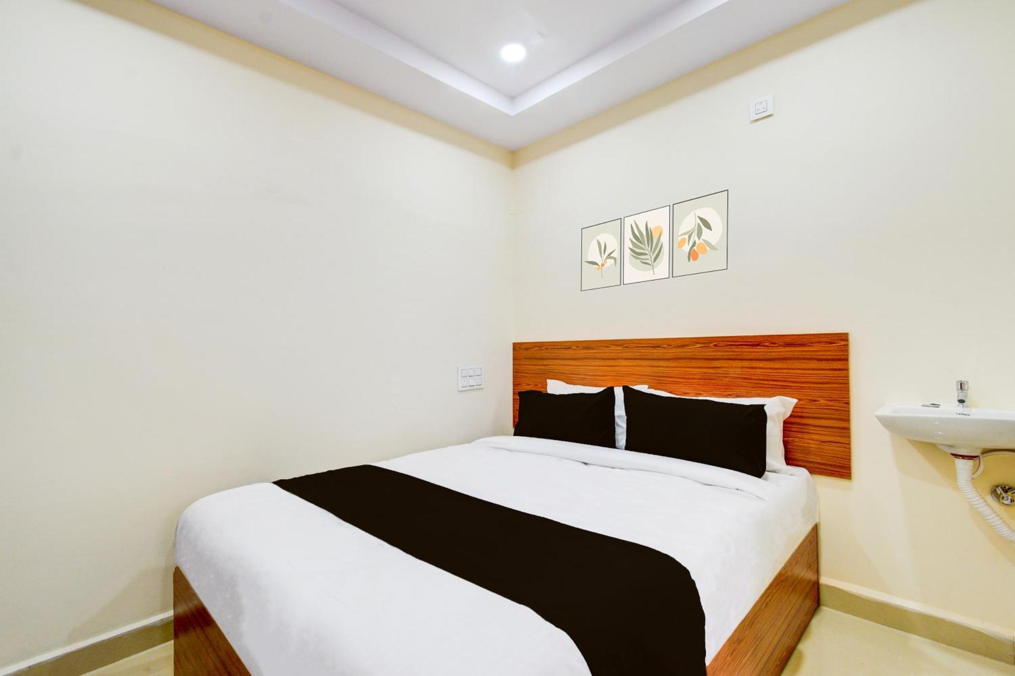 Hotel O D N Groups Sururnagar Bagian luar foto