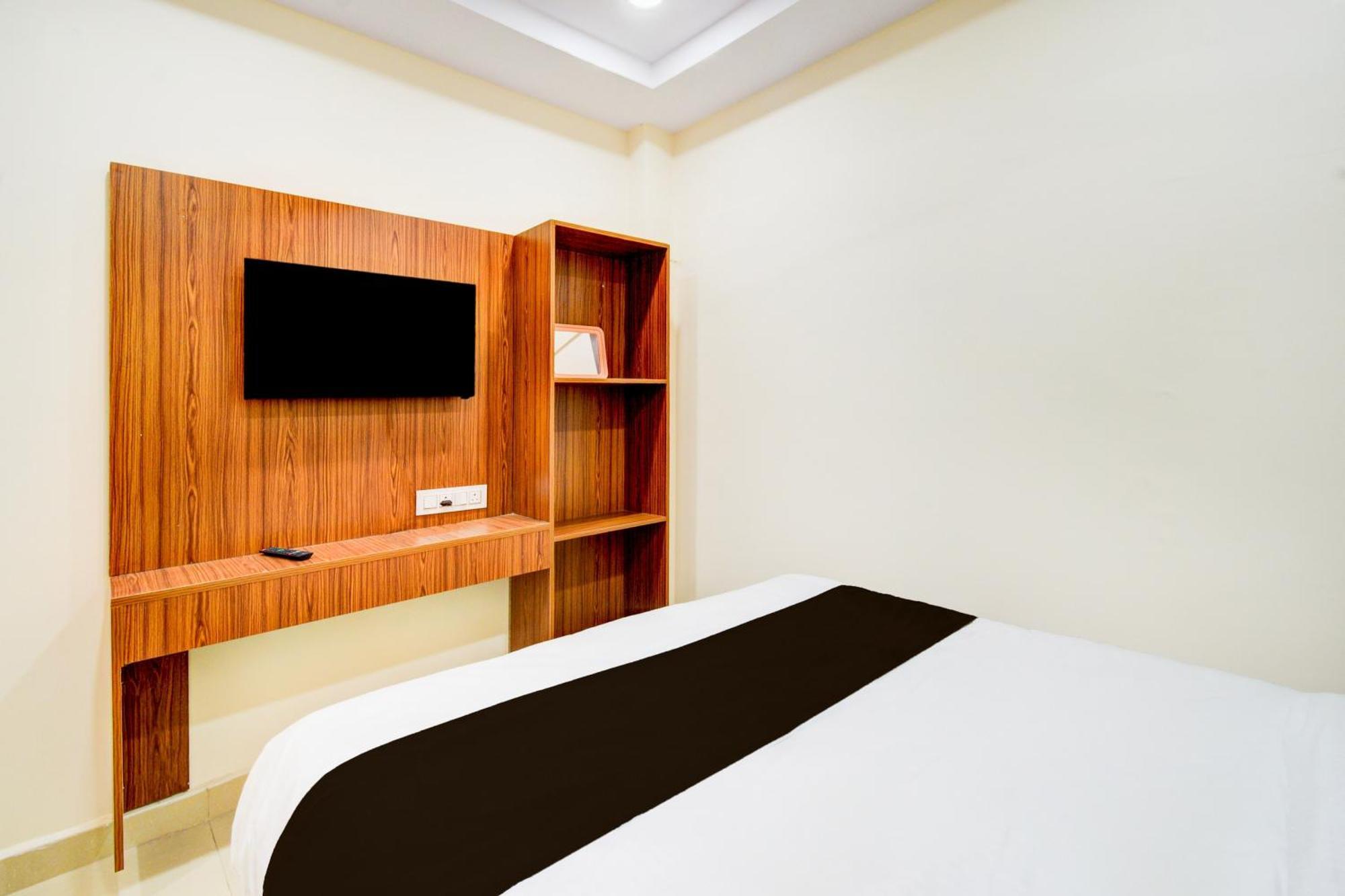 Hotel O D N Groups Sururnagar Bagian luar foto